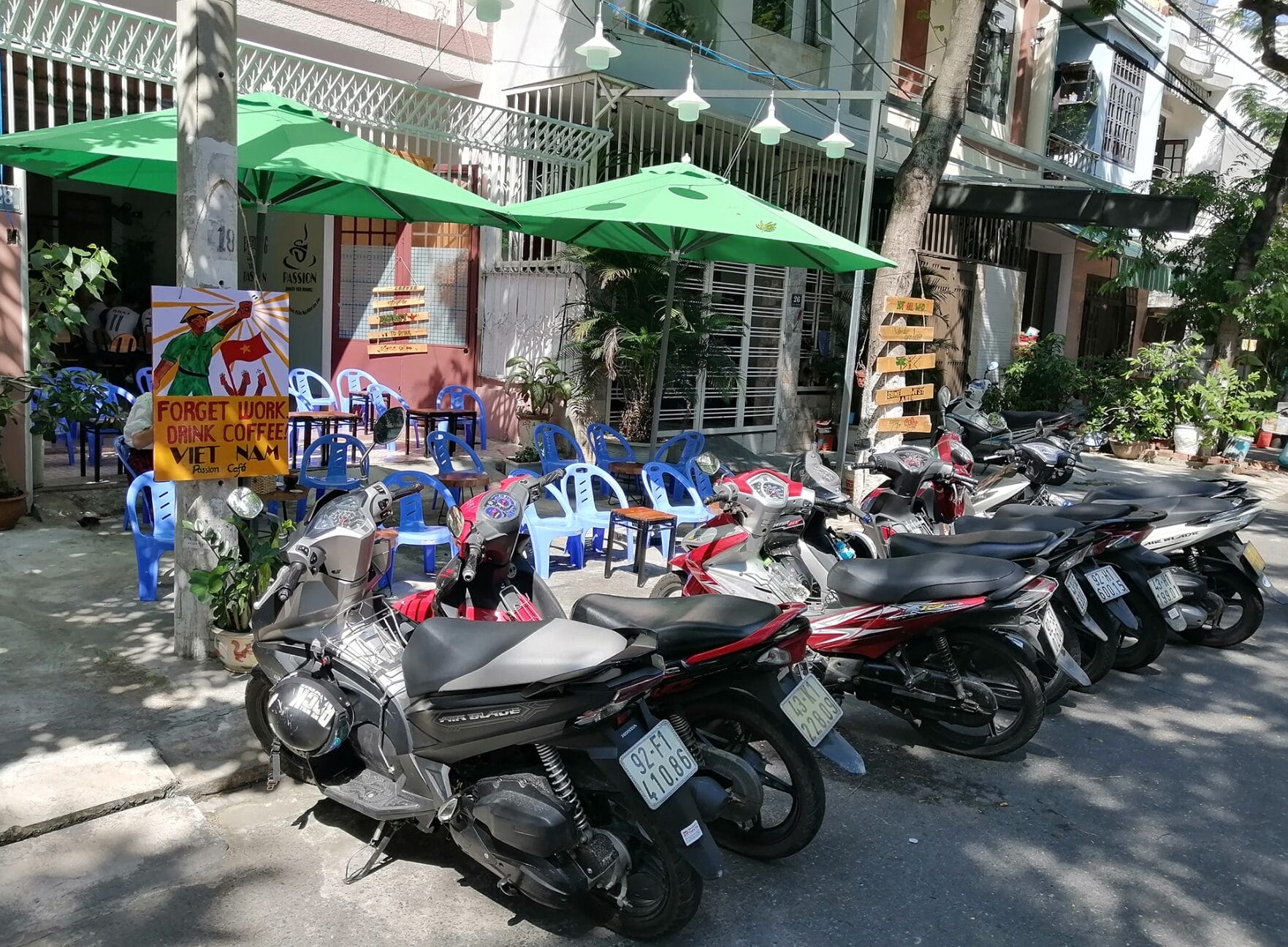 Đường đi dễ tìm, phù hợp cho cả những buổi ghé nhanh uống cà phê sáng