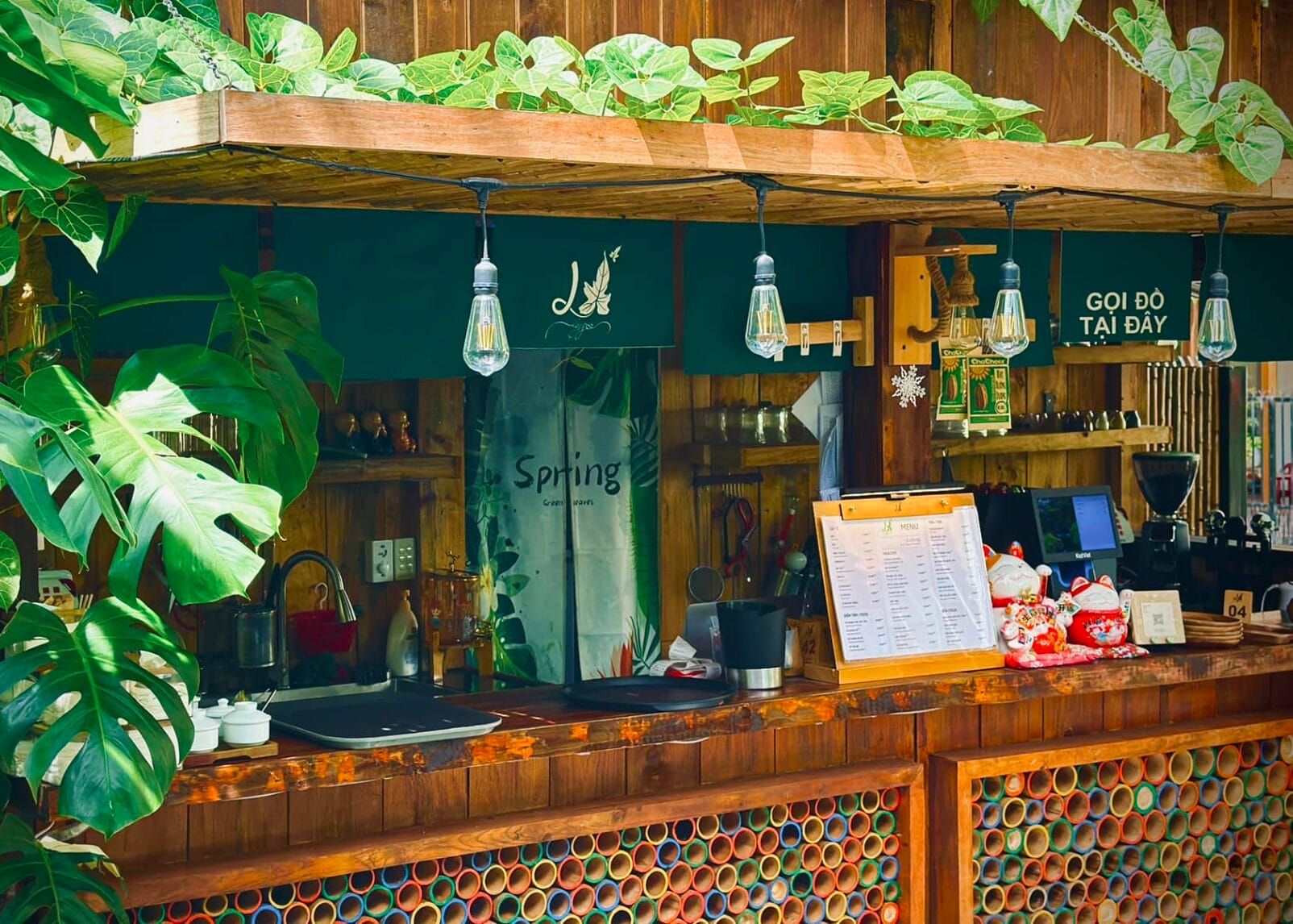 Đây là kiểu quán khiến người ta muốn quay lại vì cảm giác quen thuộc, thoải mái và đáng tin cậy.