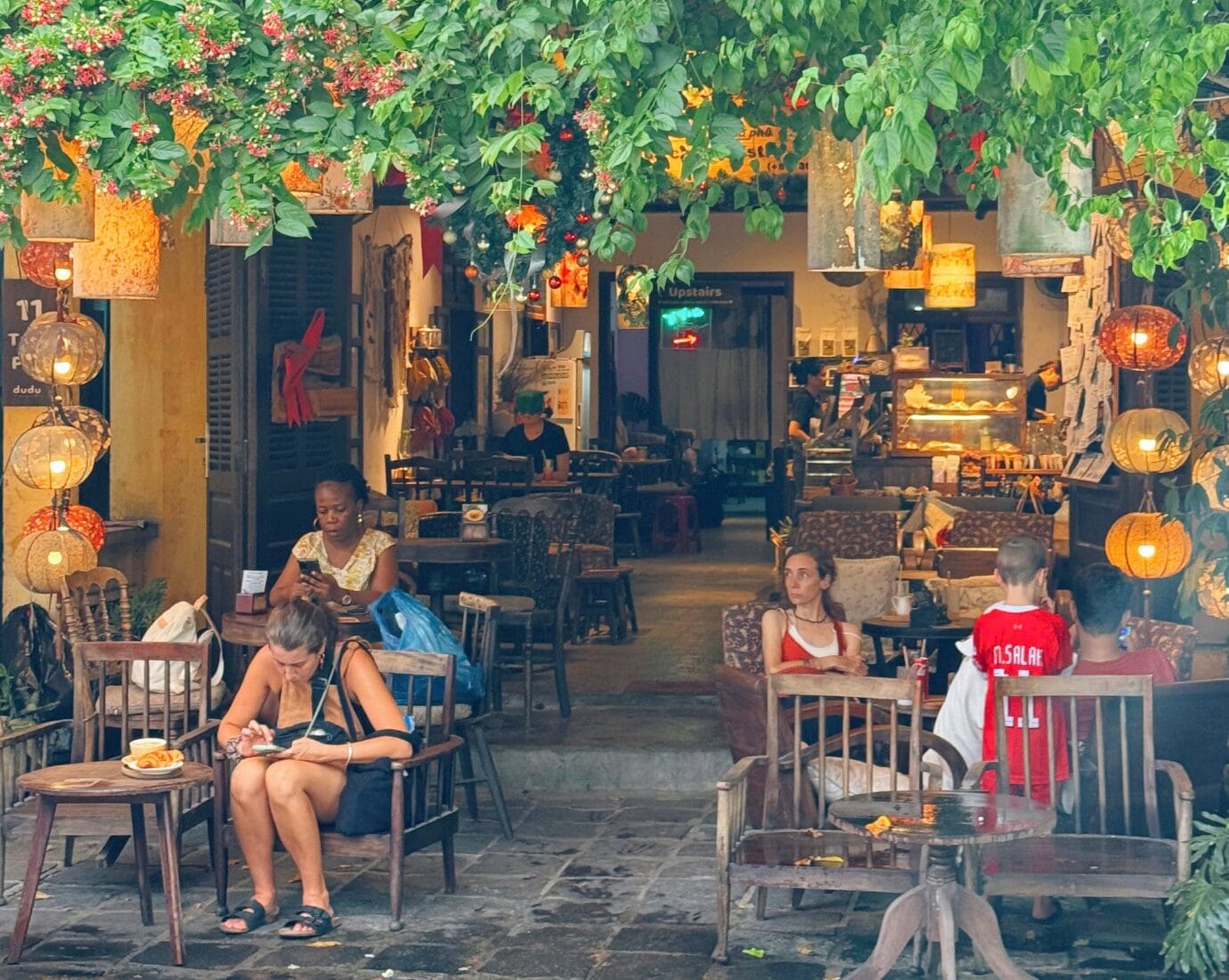 Dudu Cafe không hướng đến sự náo nhiệt, mà tập trung vào trải nghiệm thư giãn đúng chất “slow living”