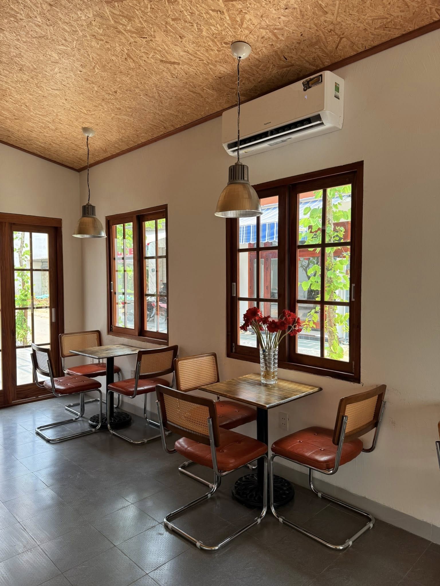 Không gian tại quán