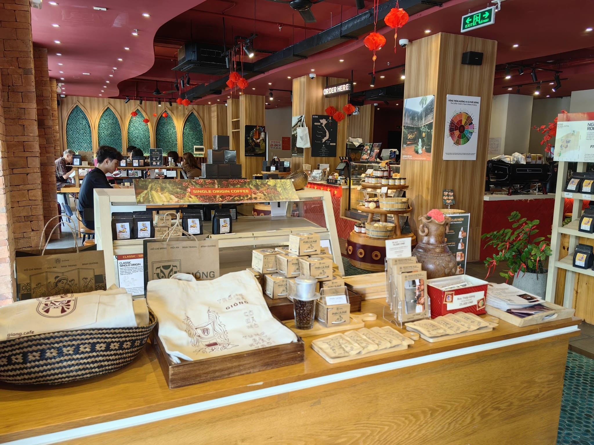 Đánh giá không gian & hình ảnh