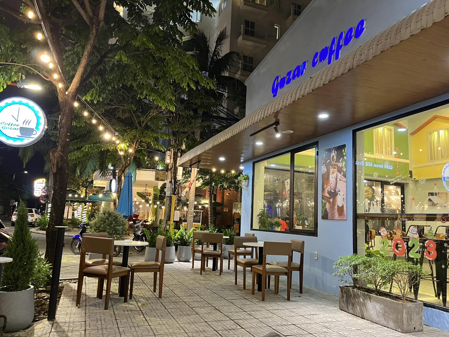 Đánh giá vị trí & khu vực xung quanh