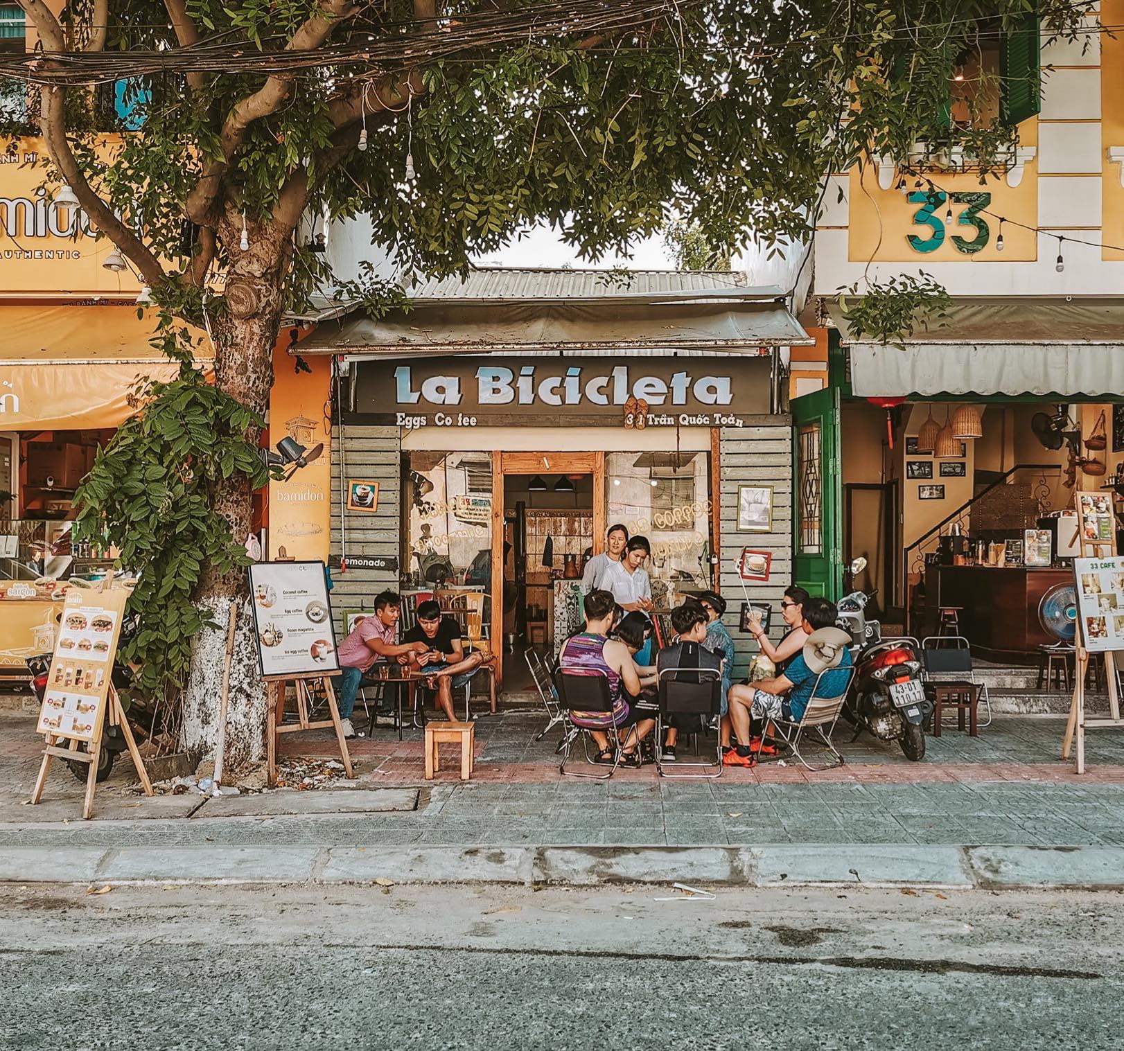 Không gian tại quán