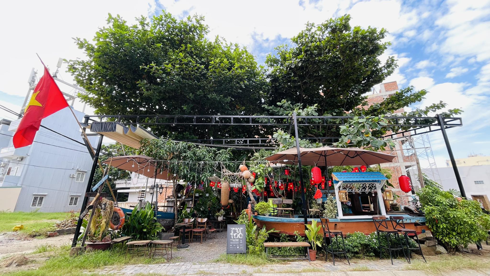 Lament’s Coffee Pub