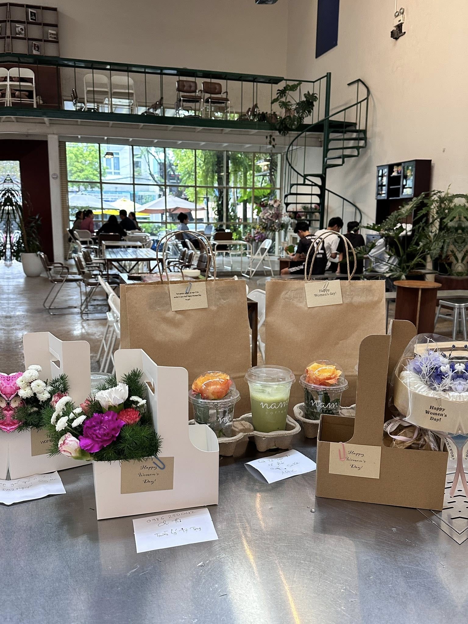 Đánh giá không gian và hình ảnh