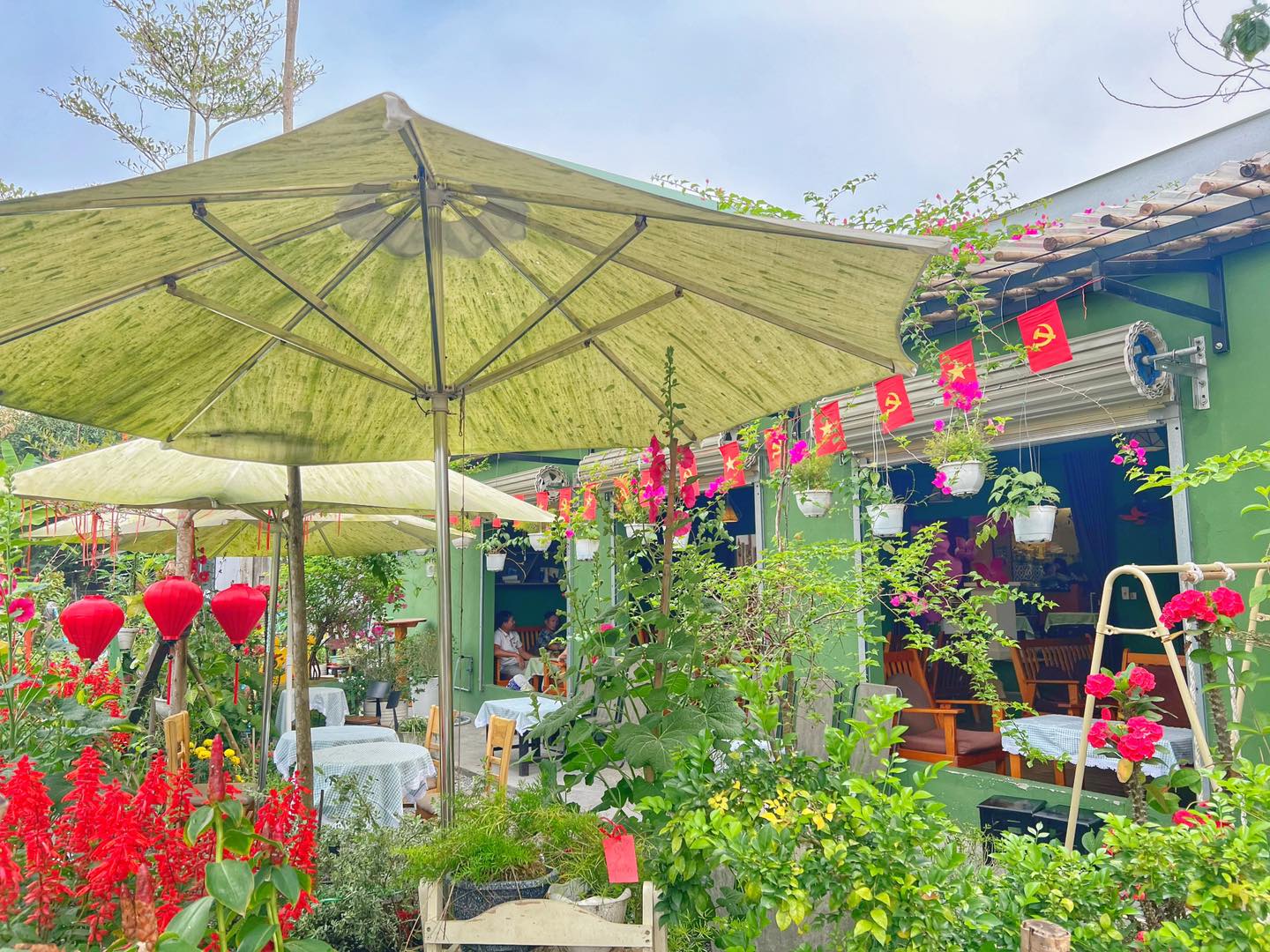 Đánh giá không gian và hình ảnh