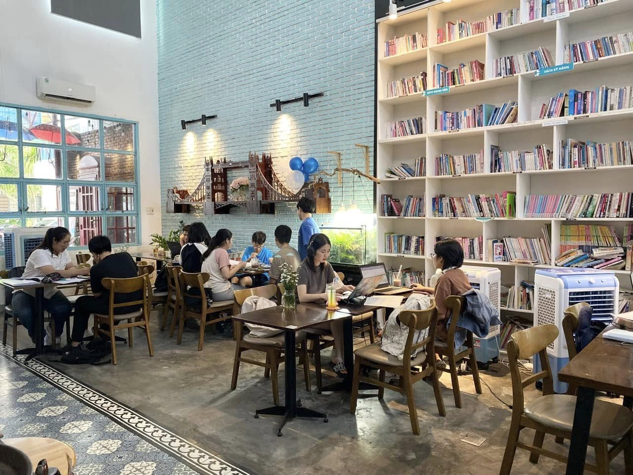 Đánh giá không gian & hình ảnh