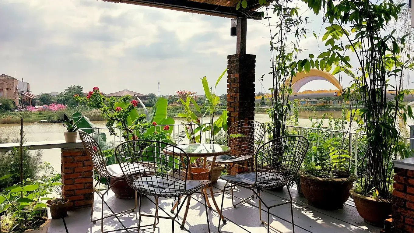 Đánh giá vị trí & không gian