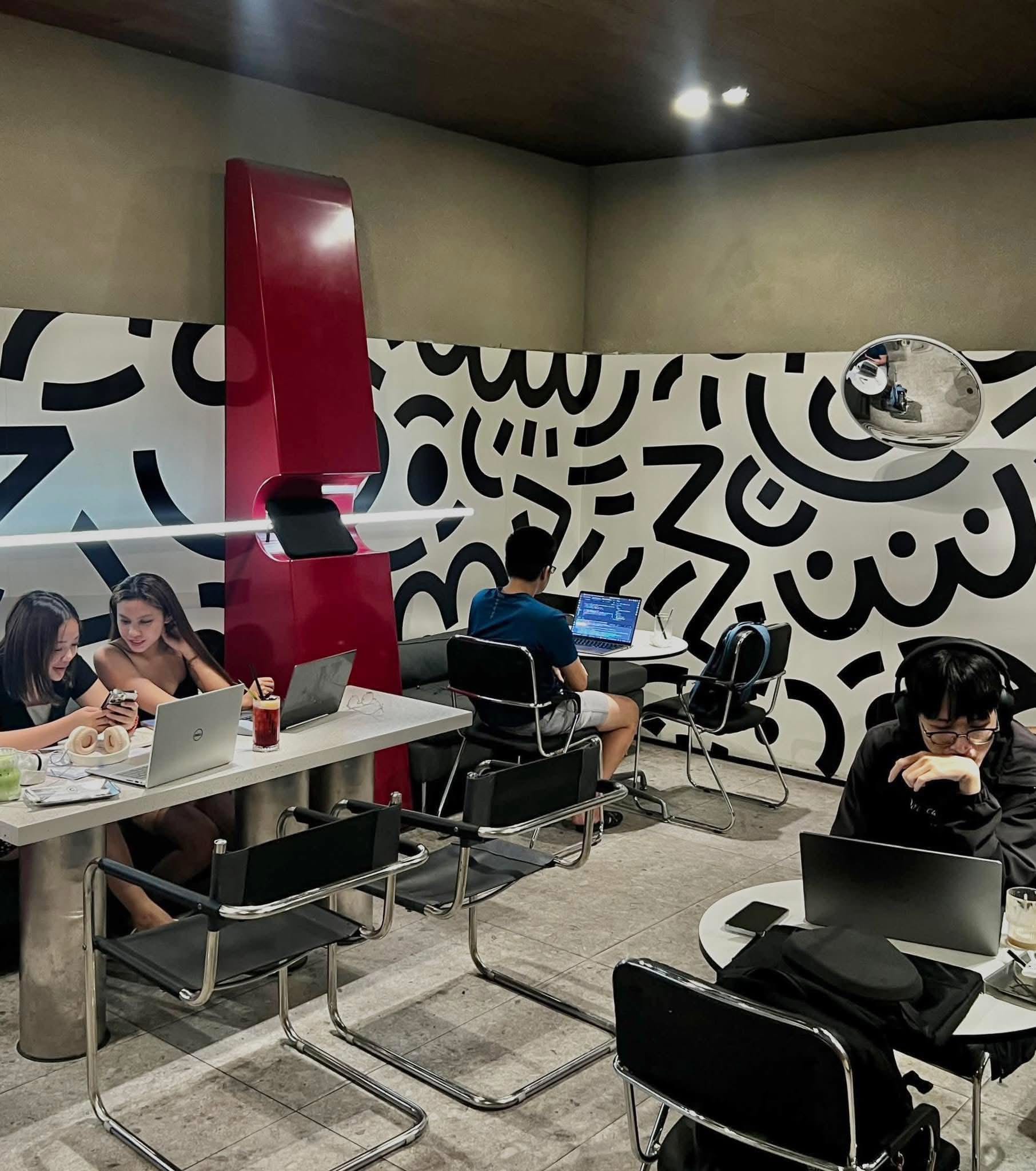 Chupchip coffee & Cinnamon rolls