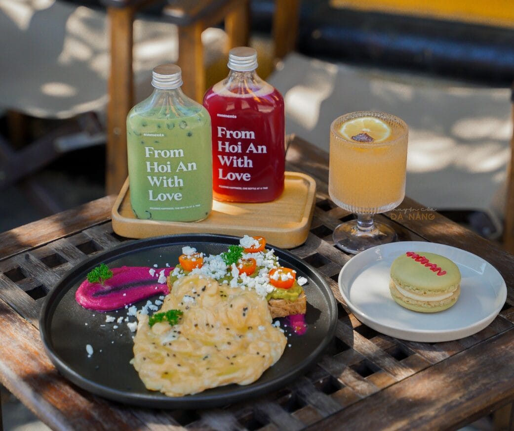 Menu không quá dài, tập trung vào đồ uống “signature – dễ uống – đẹp mắt, phù hợp với du khách, khách quốc tế, nhóm check-in