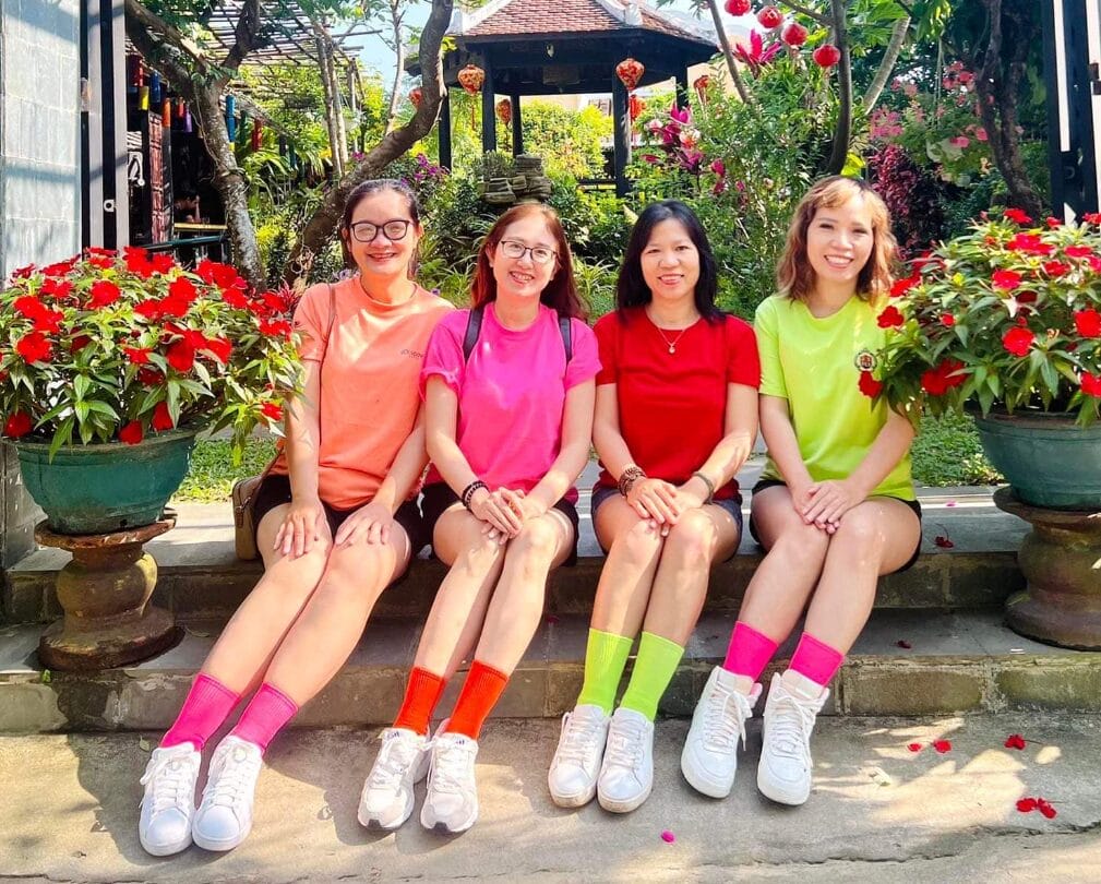 Các bạn nhân viên ở đây cực kỳ nhiệt tình, luôn sẵn sàng hỗ trợ khách chụp hình với sự khéo léo và vui vẻ