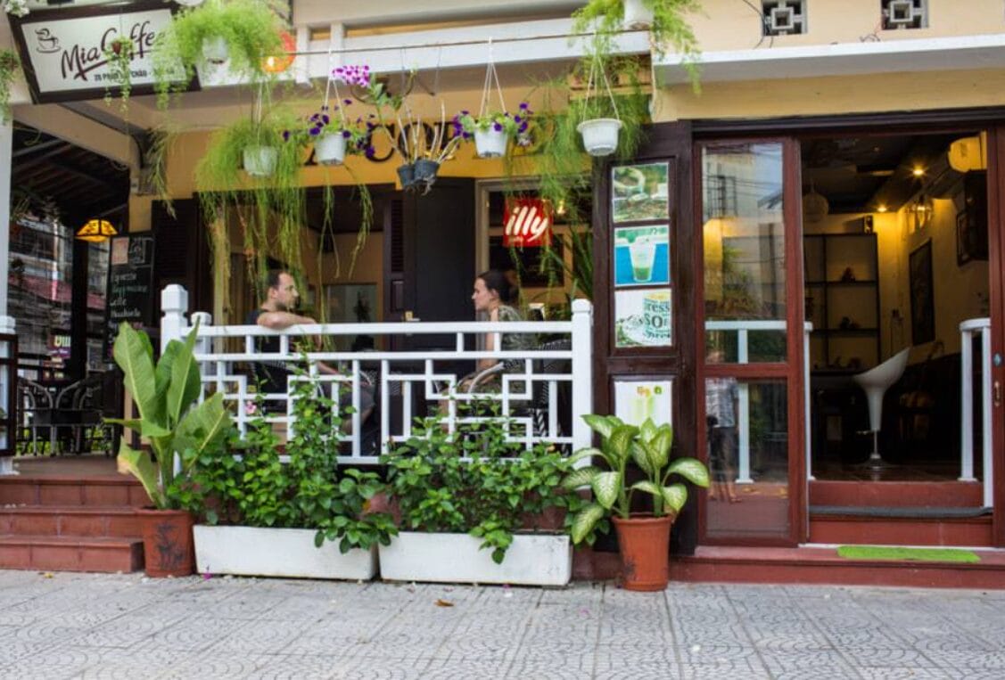Bạn có thể dễ dàng tìm thấy Mia Coffee tại địa chỉ 20 Phan Bội Châu