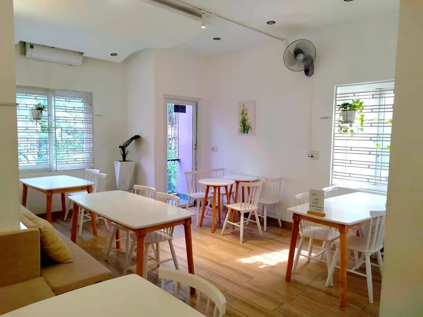 Huan Milk Tea & Coffee