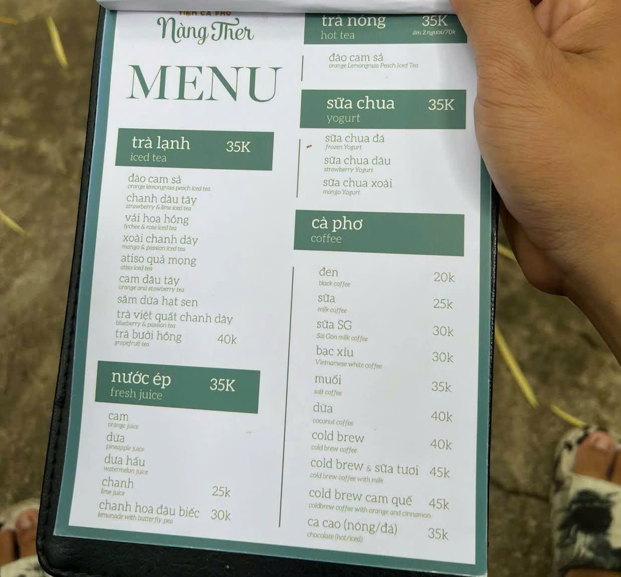 Tiệm cà phơ Nàng Ther