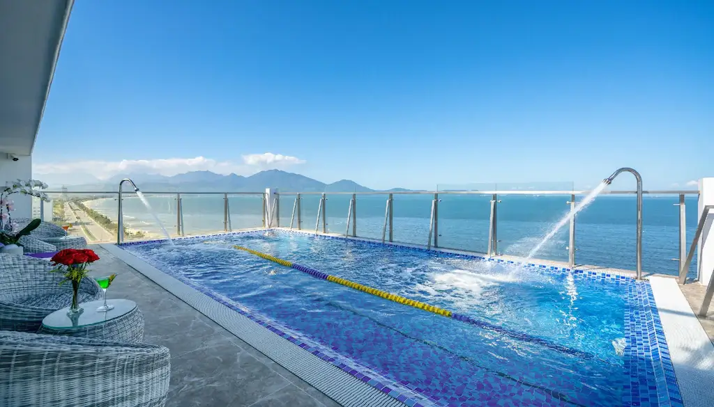 Khách sạn đường Nguyễn Tất Thành Đà Nẵng