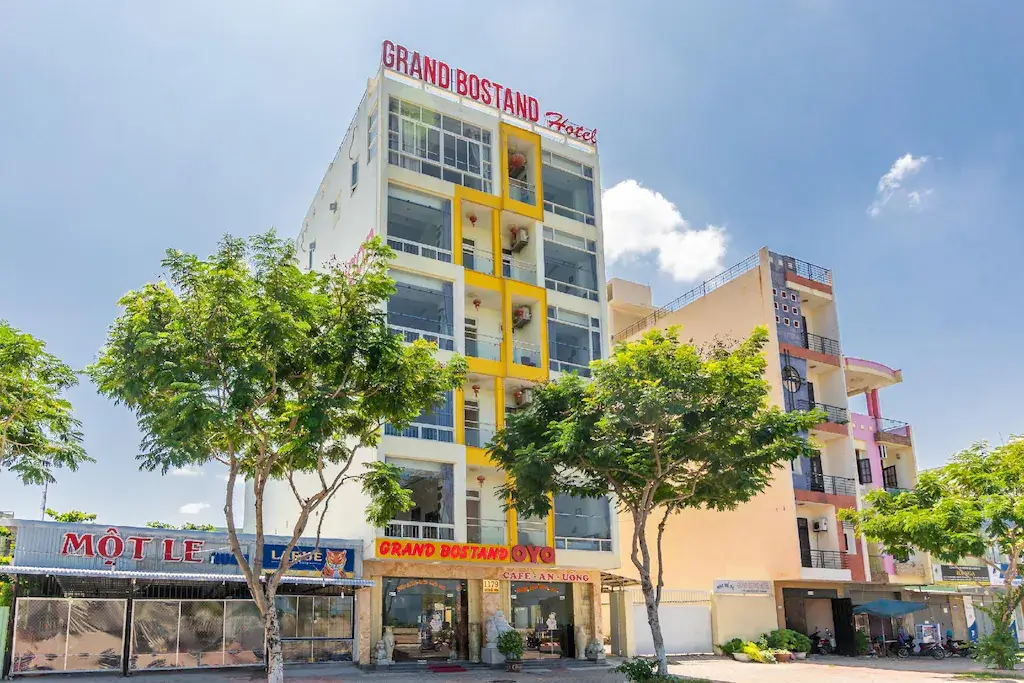 Khách sạn đường Nguyễn Tất Thành Đà Nẵng