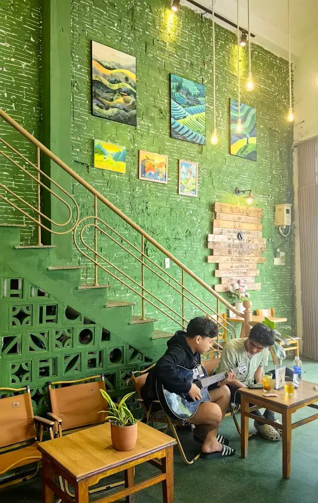 Tiệm Cà Phê Cỏ