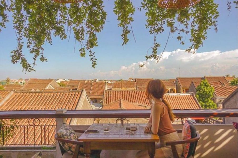 Quán cafe Hội An view đẹp tại 92 Station Restaurant & Cafe với rooftop ngắm phố cổ