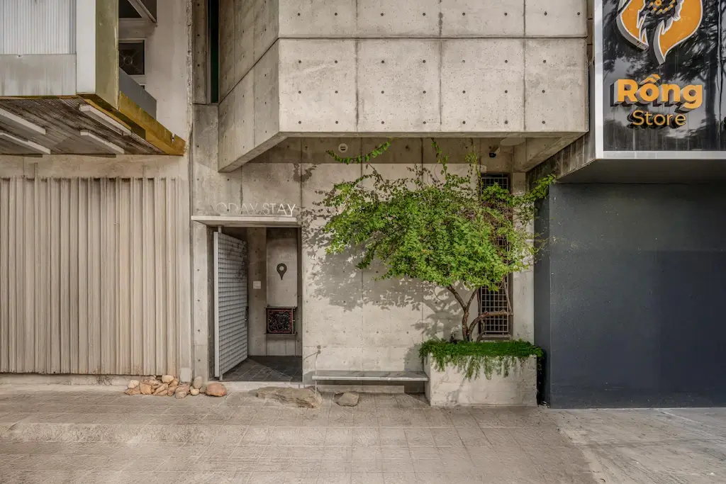 Khách sạn đường Cao Bá Quát