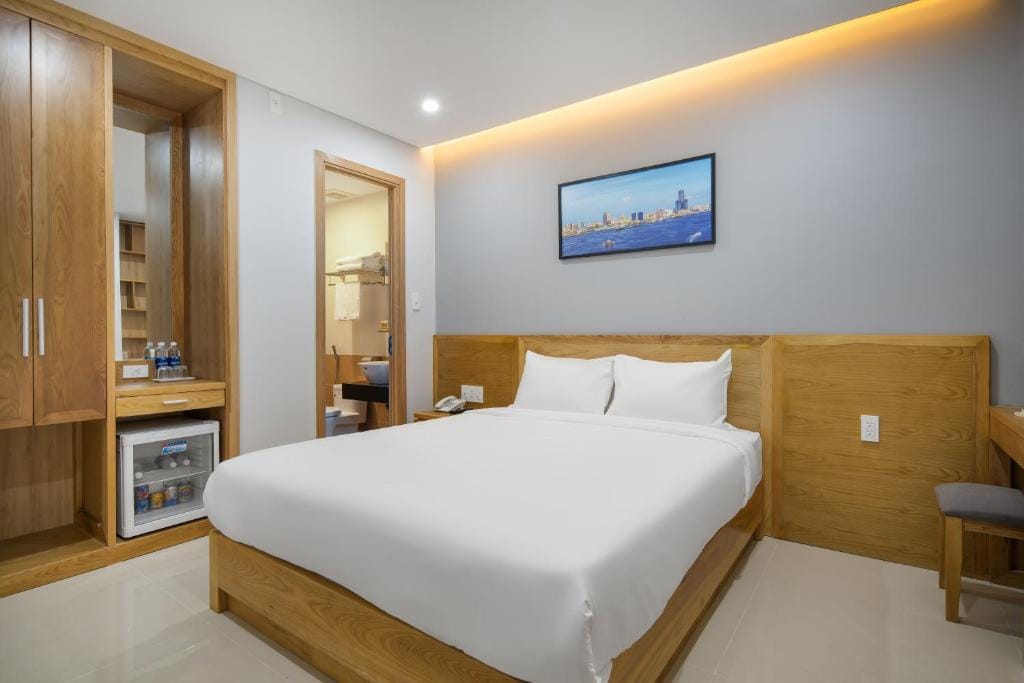 Khách sạn đường Cao Bá Quát 