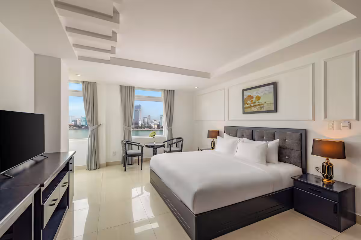 Khách sạn đường Cao Bá Quát