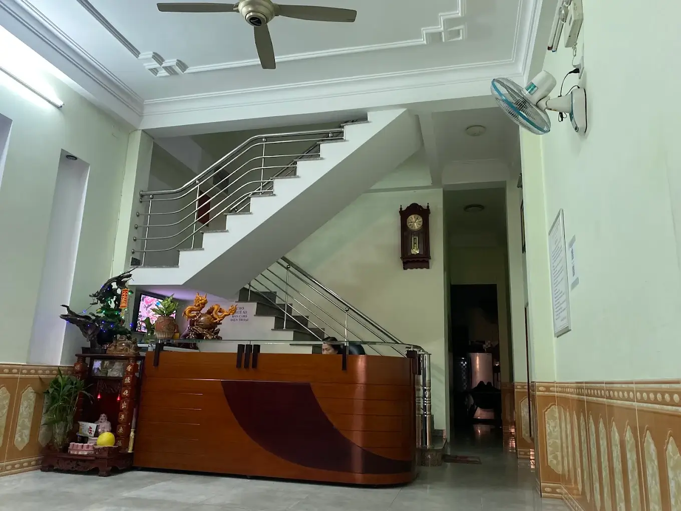 Khách sạn đường Cao Bá Quát