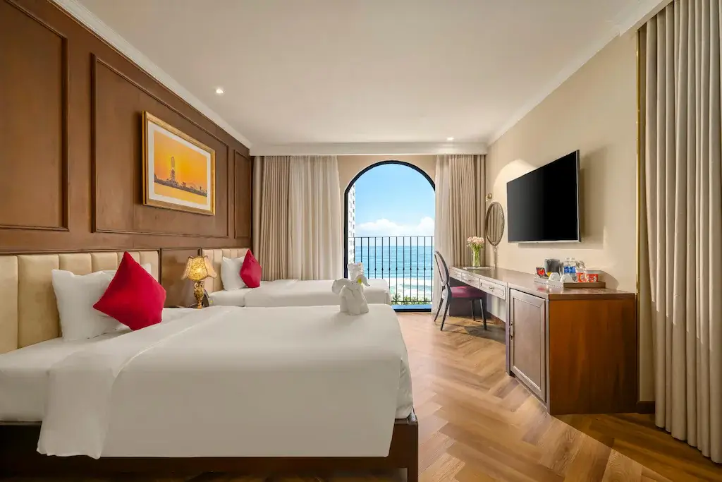 Khách sạn gần khu ăn vặt Phan Tứ