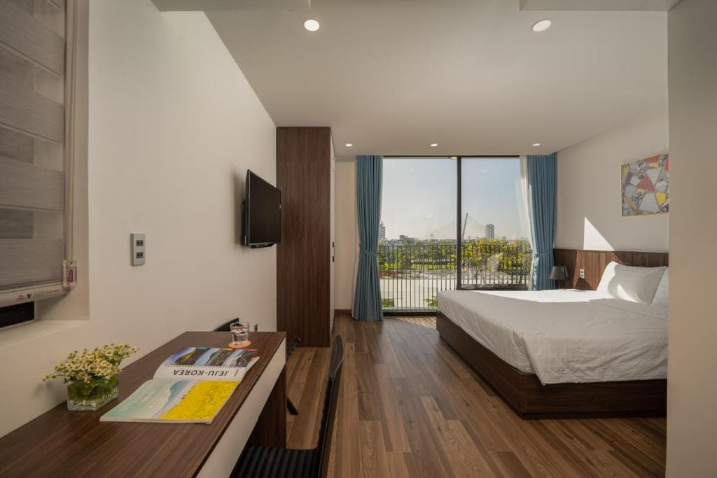 Khách sạn đường Cao Bá Quát