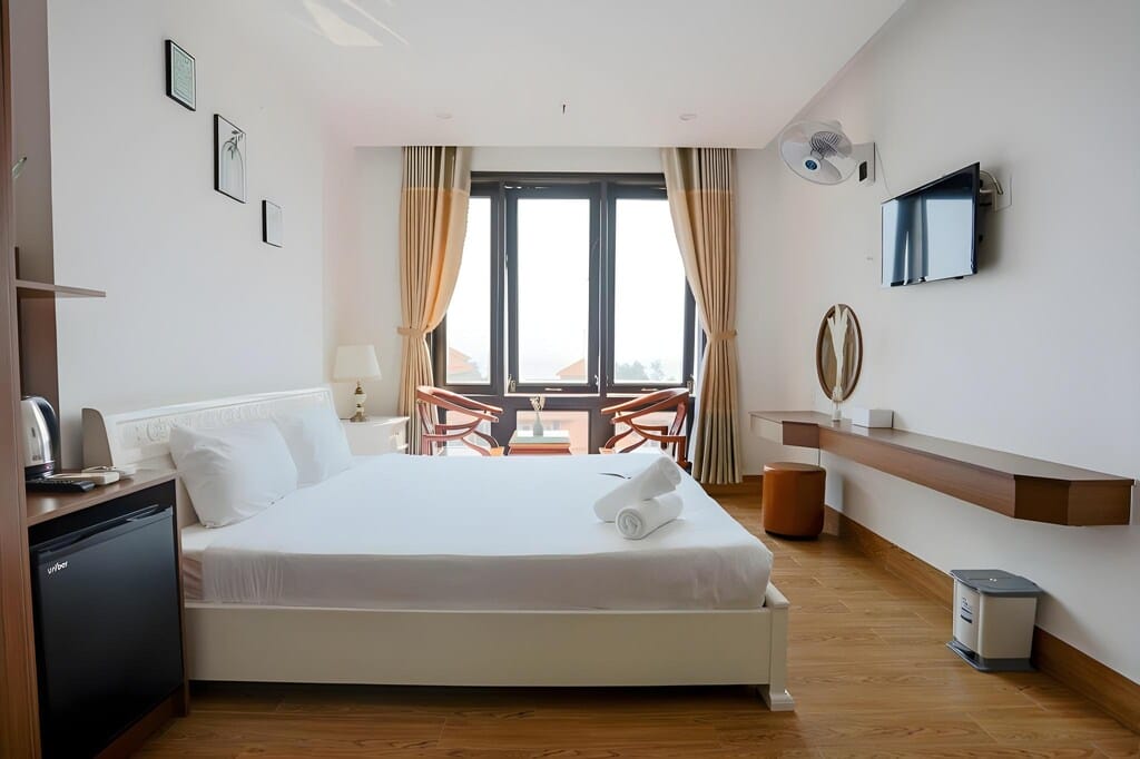 Khách sạn gần khu ăn vặt Phan Tứ