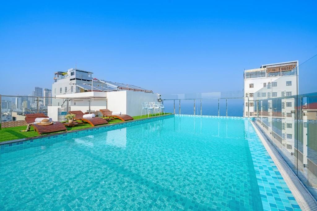 Khách sạn gần khu ăn vặt Phan Tứ