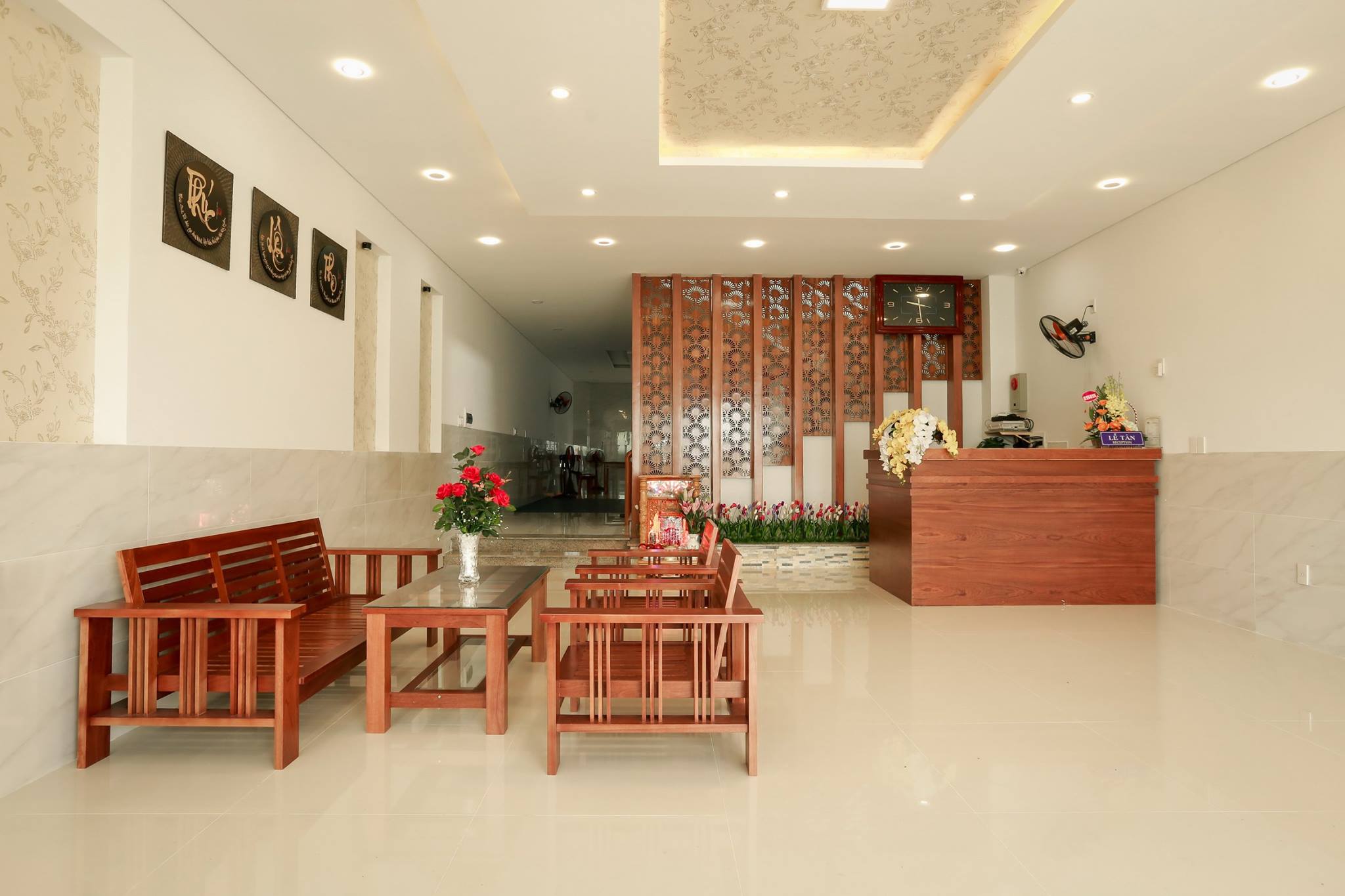 Khách sạn gần khu ăn vặt Phan Tứ