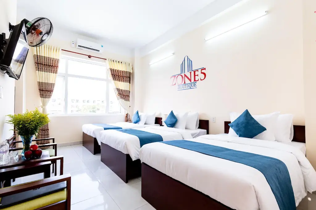 Khách sạn gần khu ăn vặt Phan Tứ